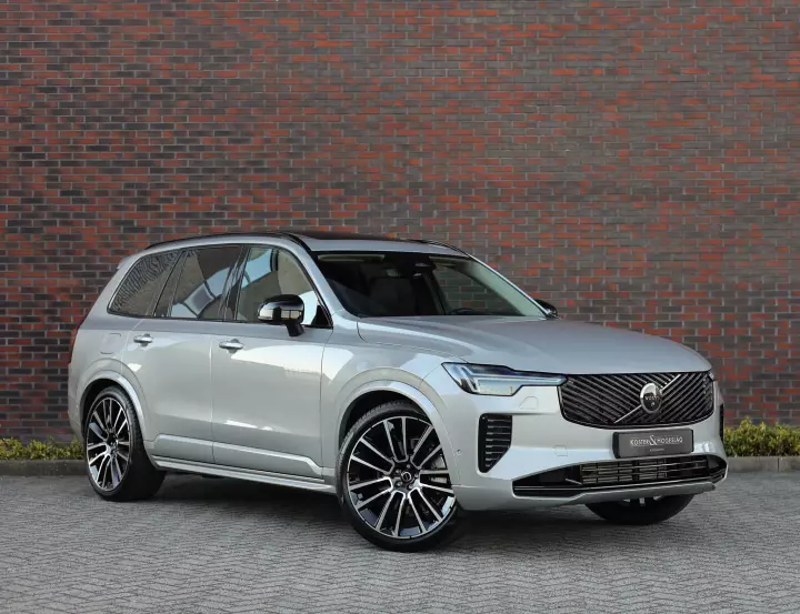 Volvo XC90 (II) painted in Silver Dawn