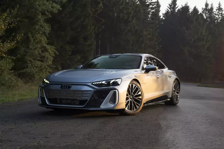 Audi e-tron GT painted in Florett Silver