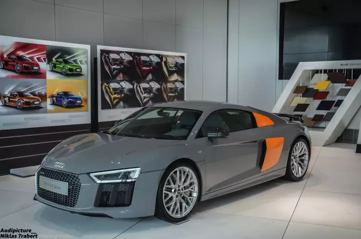Audi R8 (4S) painted in Nardo Grey and Glut Orange