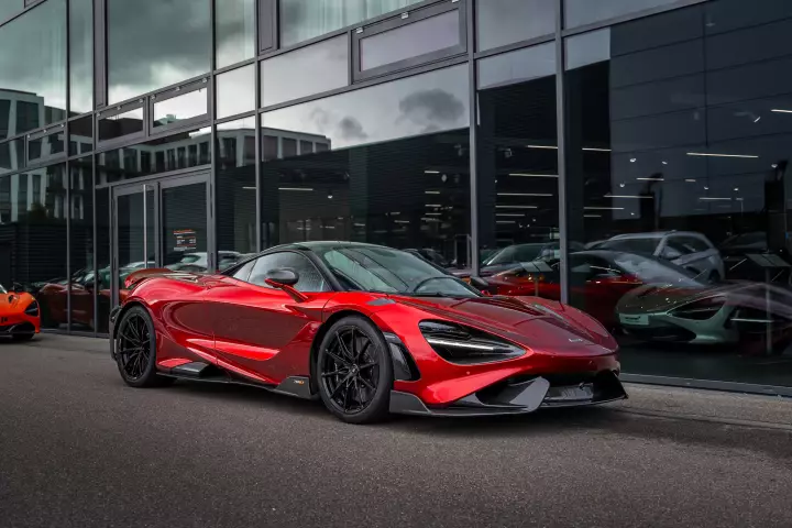 McLaren 765LT painted in Volcano Red