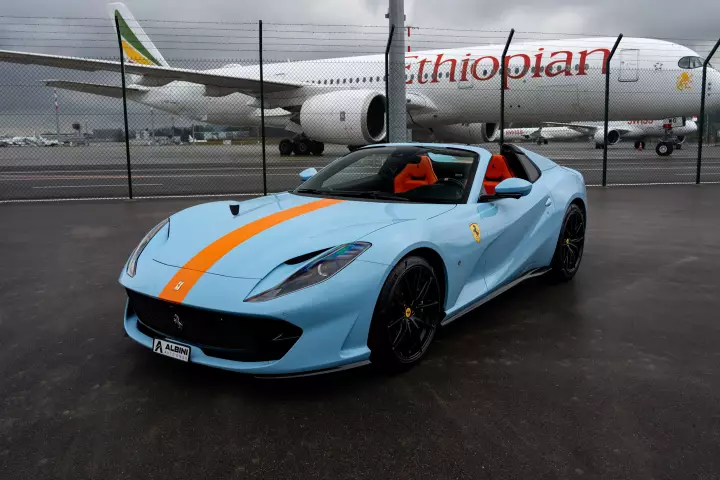 Ferrari 812 GTS painted in Azzurro La Plata