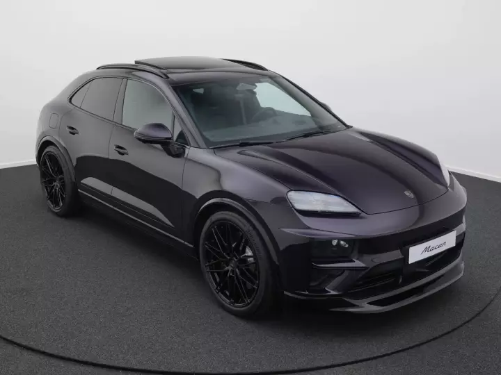 Porsche Macan Electric painted in Viola Metallic