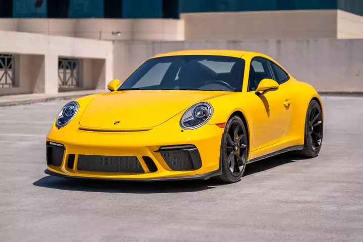 Porsche 911 GT3 Touring (991.2) painted in Speed Yellow