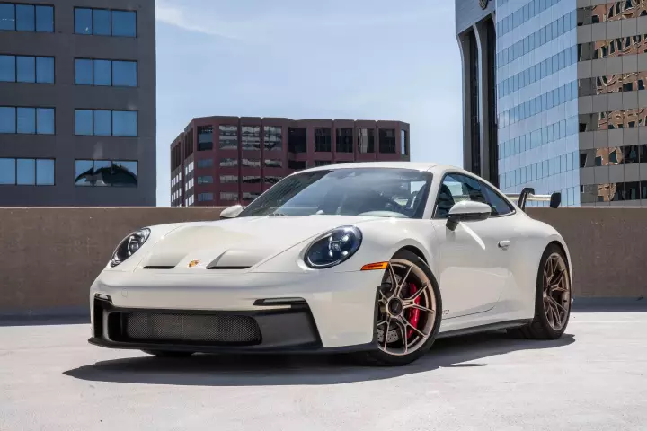 Porsche 911 GT3 (992.1) painted in Light Ivory