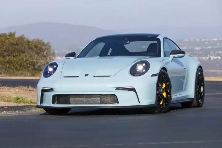 Porsche 911 GT3 Touring (992.1) painted in Meissen Blue