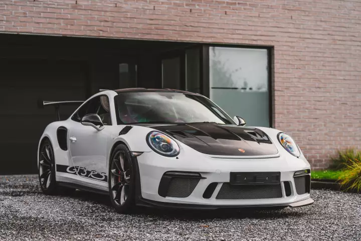 Porsche 911 GT3 RS (991.2) painted in Pure White