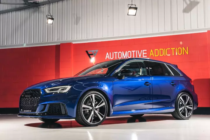 Audi RS3 Sportback (8V) painted in Racing Blue