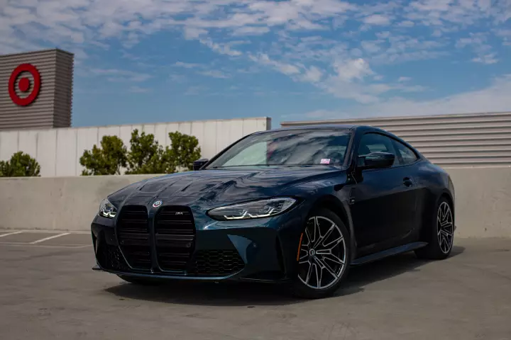BMW M4 (G82) painted in Midnight Blue