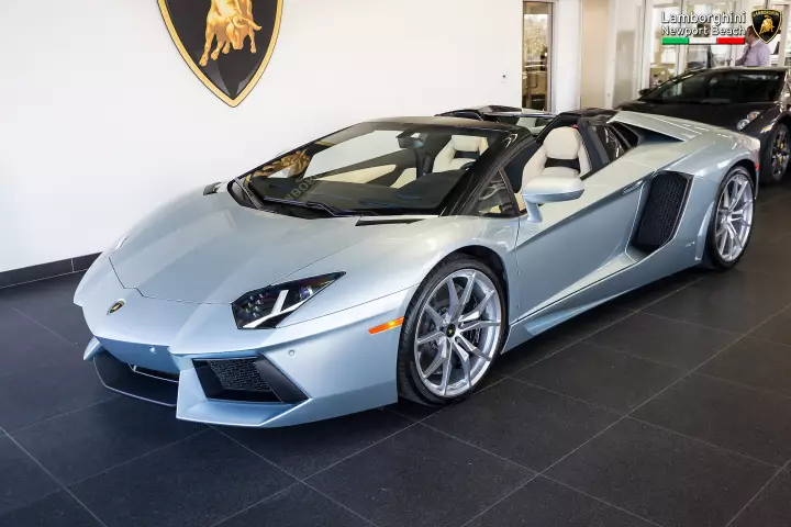 Lamborghini Aventador Roadster (LP700-4) painted in Azzurro Thetys