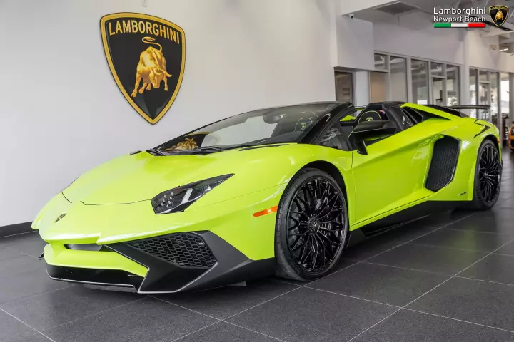Lamborghini Aventador SuperVeloce Roadster (LP750-4) painted in Verde Scandal