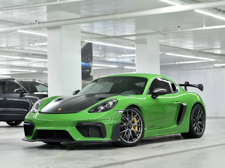 Porsche 718 Cayman GT4 RS (982) painted in Willow Green