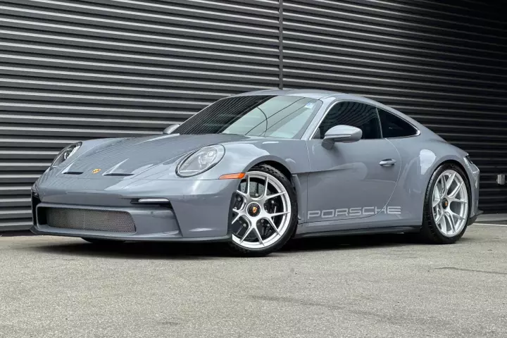 Porsche 911 S/T (992) painted in Slate Grey RAL 7015