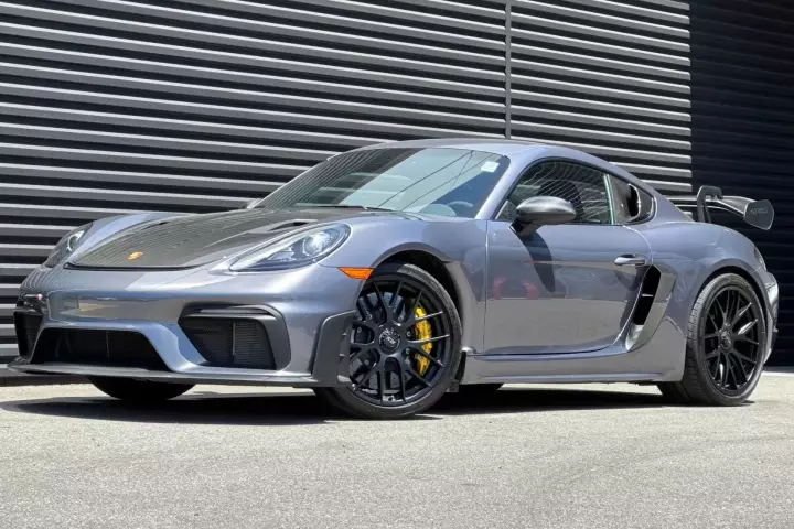 Porsche 718 Cayman GT4 RS (982) painted in Dolomite Grey Metallic