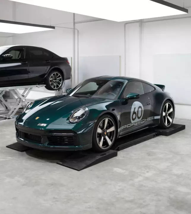 Porsche 911 Sport Classic (992) painted in Jet Green Metallic