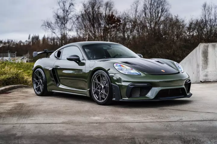 Porsche 718 Cayman GT4 RS (982) painted in Black Olive