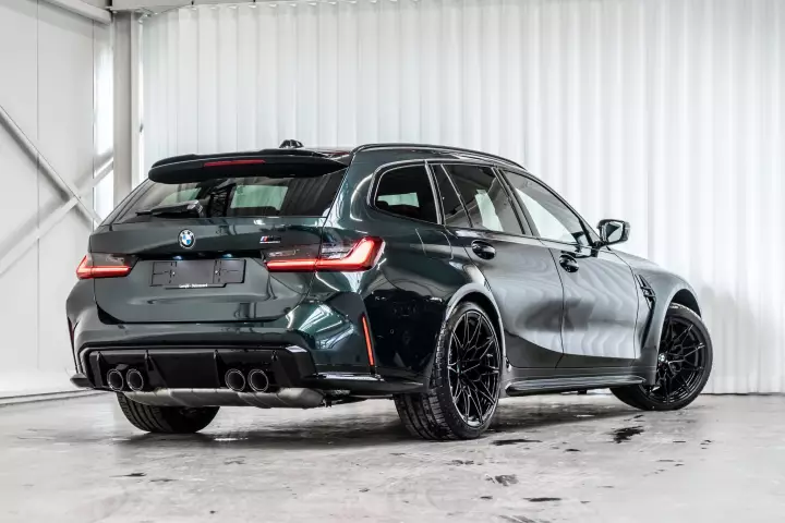 BMW M3 Touring (G81) painted in Oxford Green II
