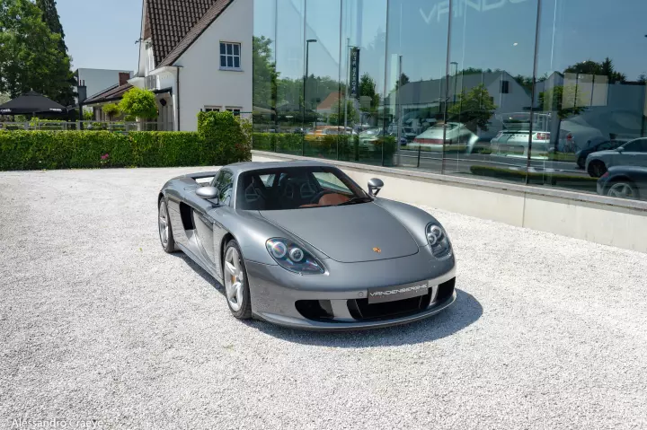 Porsche Carrera GT painted in Seal Grey
