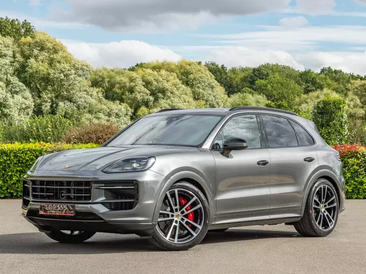Porsche Cayenne (E3) painted in Quartzite Grey Metallic