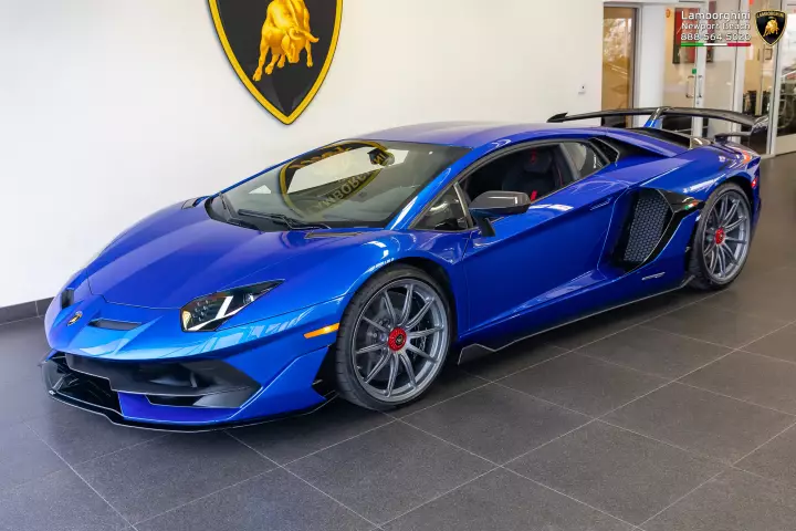 Lamborghini Aventador SVJ (LP770-4) painted in Blu Whatys