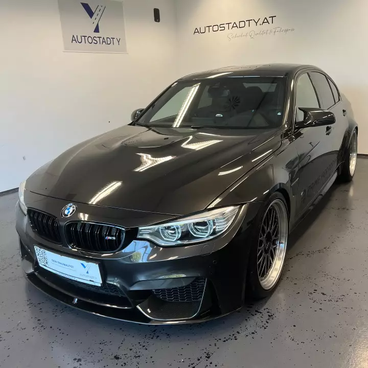 BMW M3 (F80) painted in Jatoba