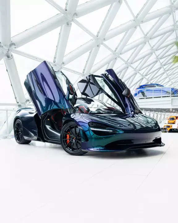 McLaren 750S painted in Dragon Green