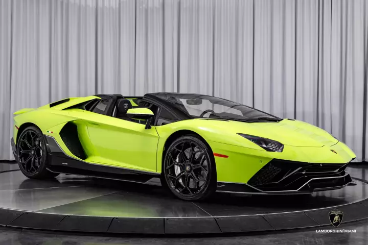 Lamborghini Aventador Ultimae Roadster (LP780-4) painted in Verde Scandal