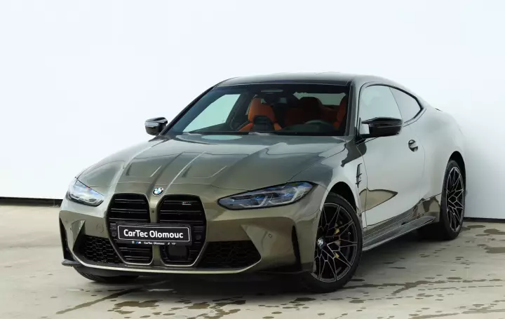 BMW M4 (G82) painted in Brass