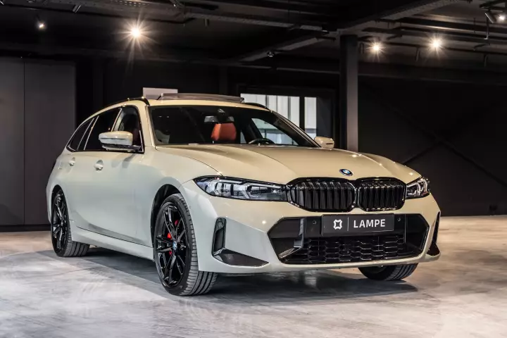 BMW 3 Series Touring (G21) painted in Stone Grey