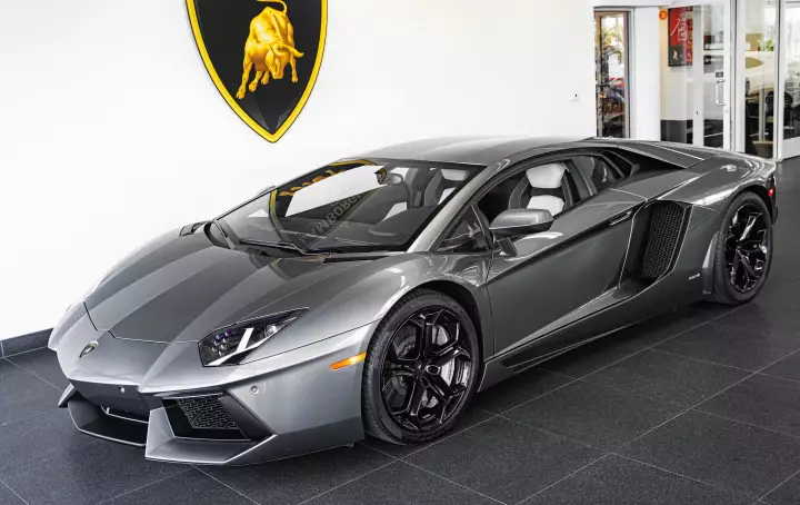 Lamborghini Aventador (LP700-4) painted in Grigio Estoque