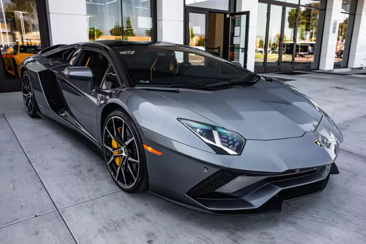 Lamborghini Aventador S Roadster (LP740-4) painted in Grigio Estoque