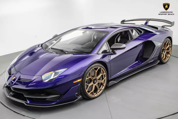 Lamborghini Aventador SVJ (LP770-4) painted in Viola Aletheia