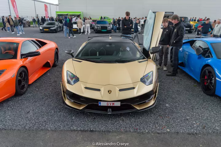 Lamborghini Aventador SVJ Roadster (LP770-4) painted in Oro Elios