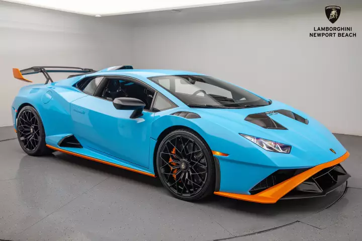 Lamborghini Huracán STO (LP640-2) painted in Blu Laufey and Arancio California