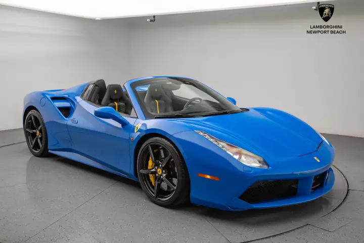 Ferrari 488 Spider painted in Azzurro Dino