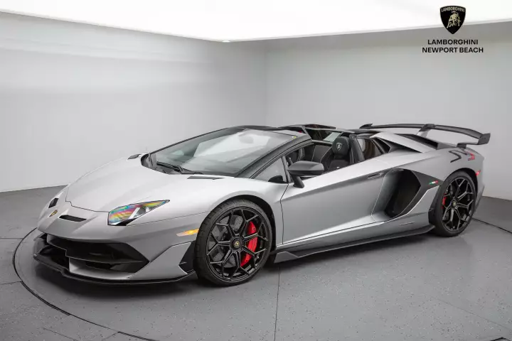 Lamborghini Aventador SVJ Roadster (LP770-4) painted in Grigio Adamas