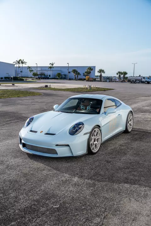 Porsche 911 S/T (992) painted in Coppa Florio Blue