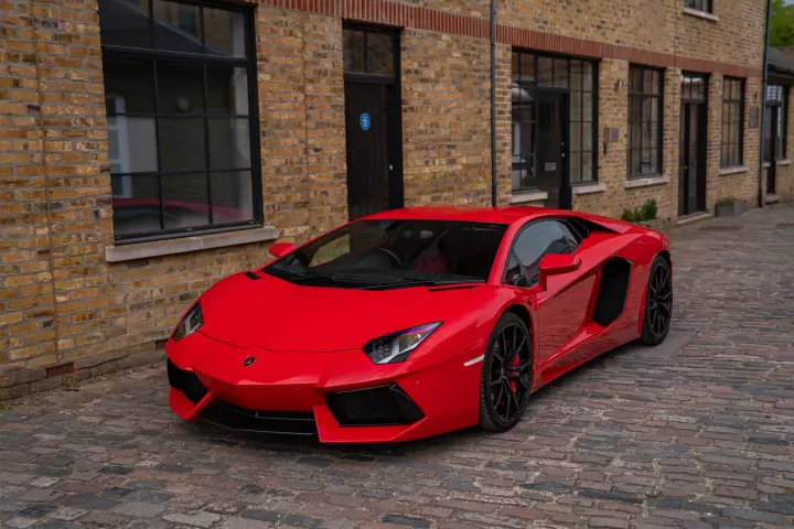 Lamborghini Aventador (LP700-4) painted in Rosso Mars