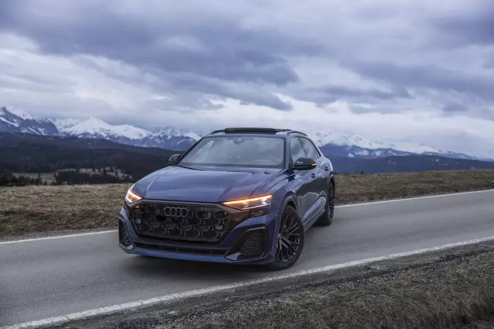 Audi Q8 painted in Ascari Blue