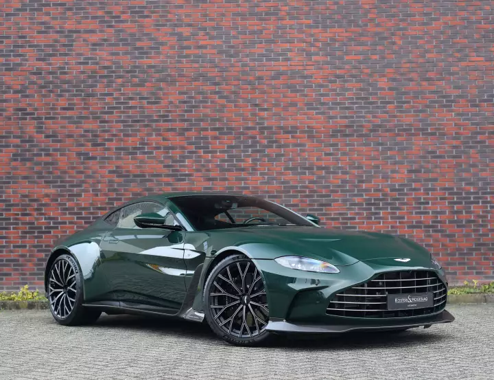 Aston Martin V12 Vantage (AM6) painted in AM Heritage Racing Green