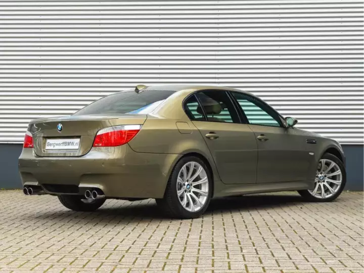 BMW M5 (E60) painted in Brass