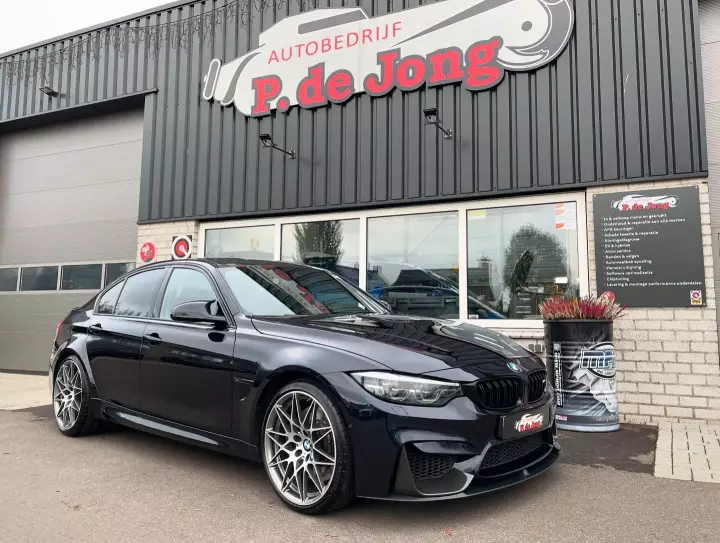BMW M3 (F80) painted in Carbon Black