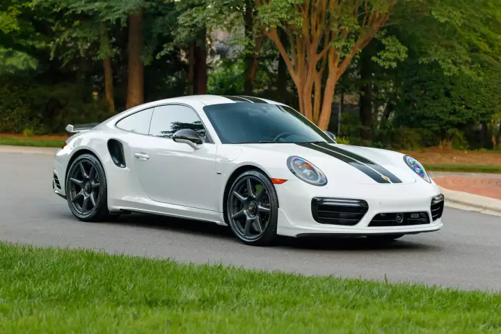 Porsche 911 Turbo S Exclusive Series (991.2) painted in Carrara White Metallic