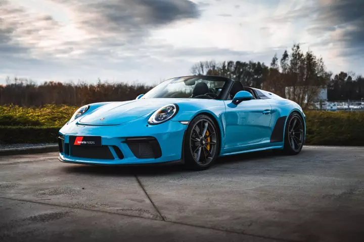 Porsche 911 Speedster (991) painted in Miami Blue