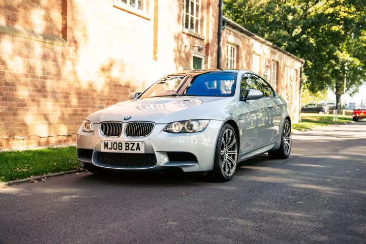 BMW M3 Coupé (E92) painted in Silverstone II