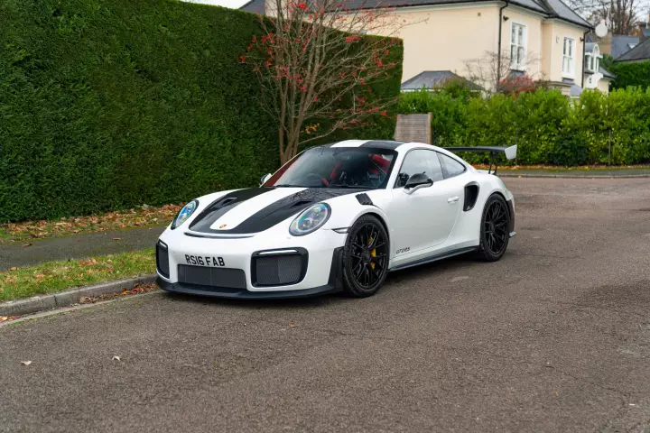 Porsche 911 GT2 RS (991) painted in Pure White