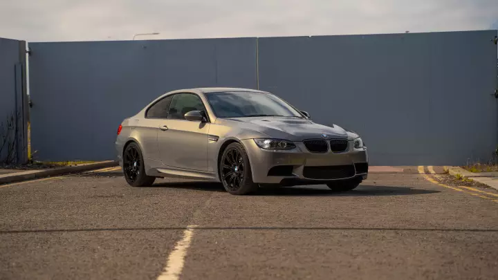 BMW M3 Coupé (E92) painted in Stratus Grey