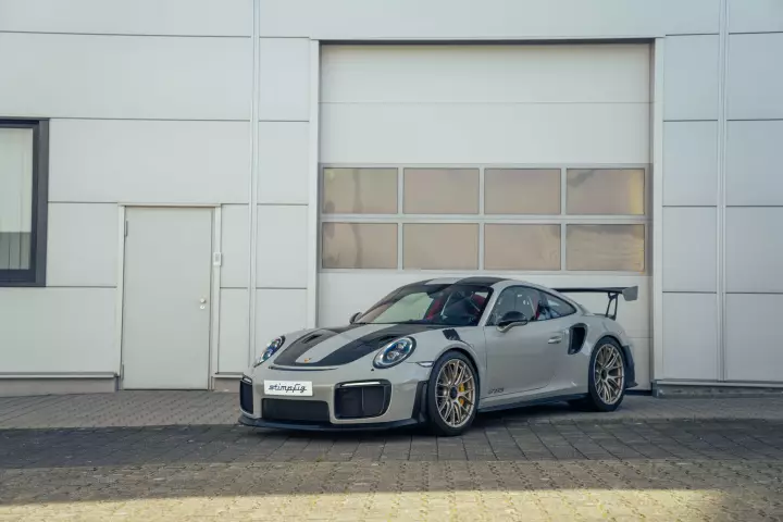 Porsche 911 GT2 RS (991) painted in Fashion Grey