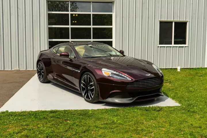 Aston Martin Vanquish (Gen 2) painted in Divine Red