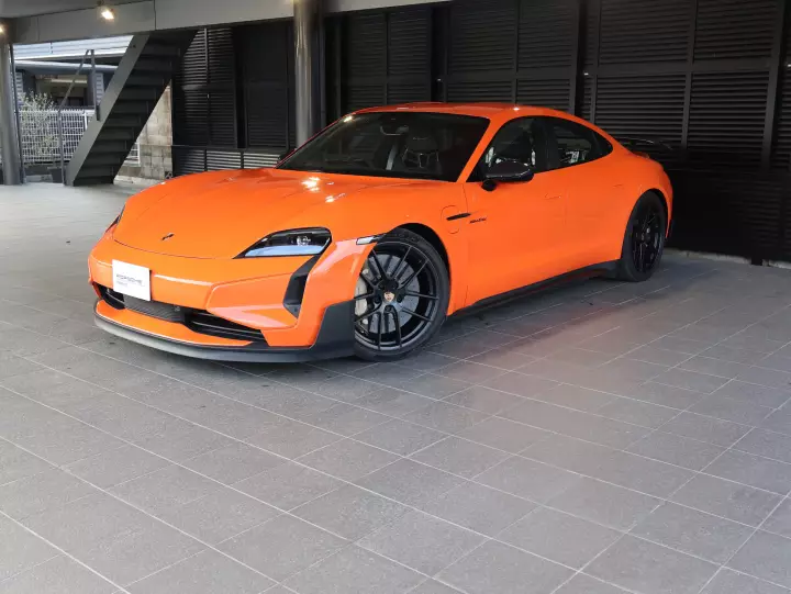 Porsche Taycan Turbo GT painted in Gulf Orange