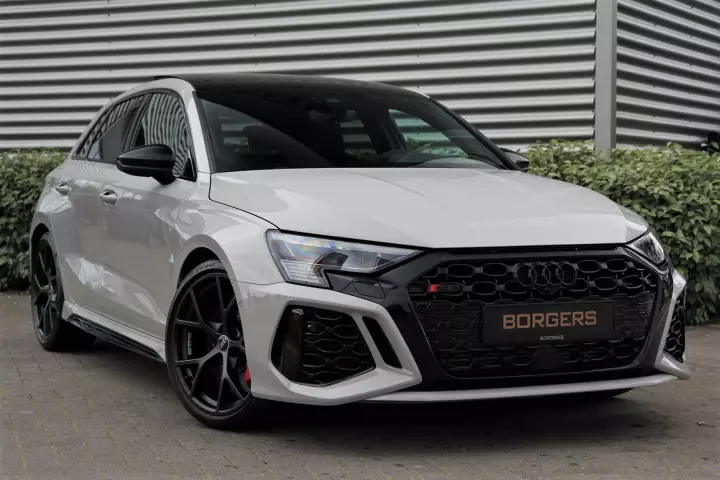 Audi RS3 Sportback (8Y) painted in Crayon
